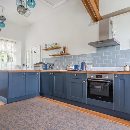 The Coachmans Quarters At Brantwood, With Stunning Views And Access Coniston