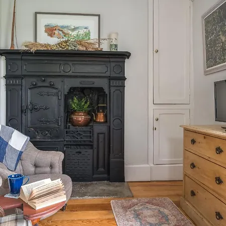 The Coachmans Quarters At Brantwood, With Stunning Views And Access *