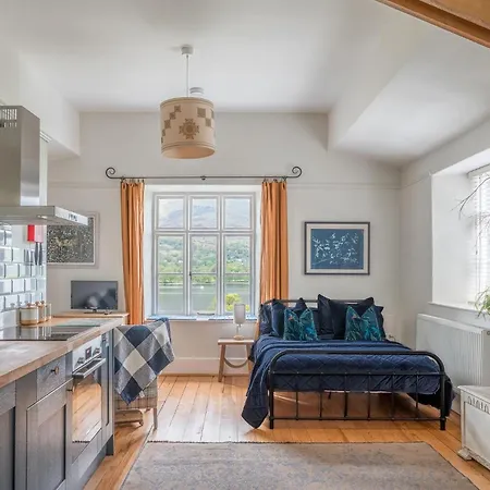 The Coachmans Quarters At Brantwood, With Stunning Views And Access *